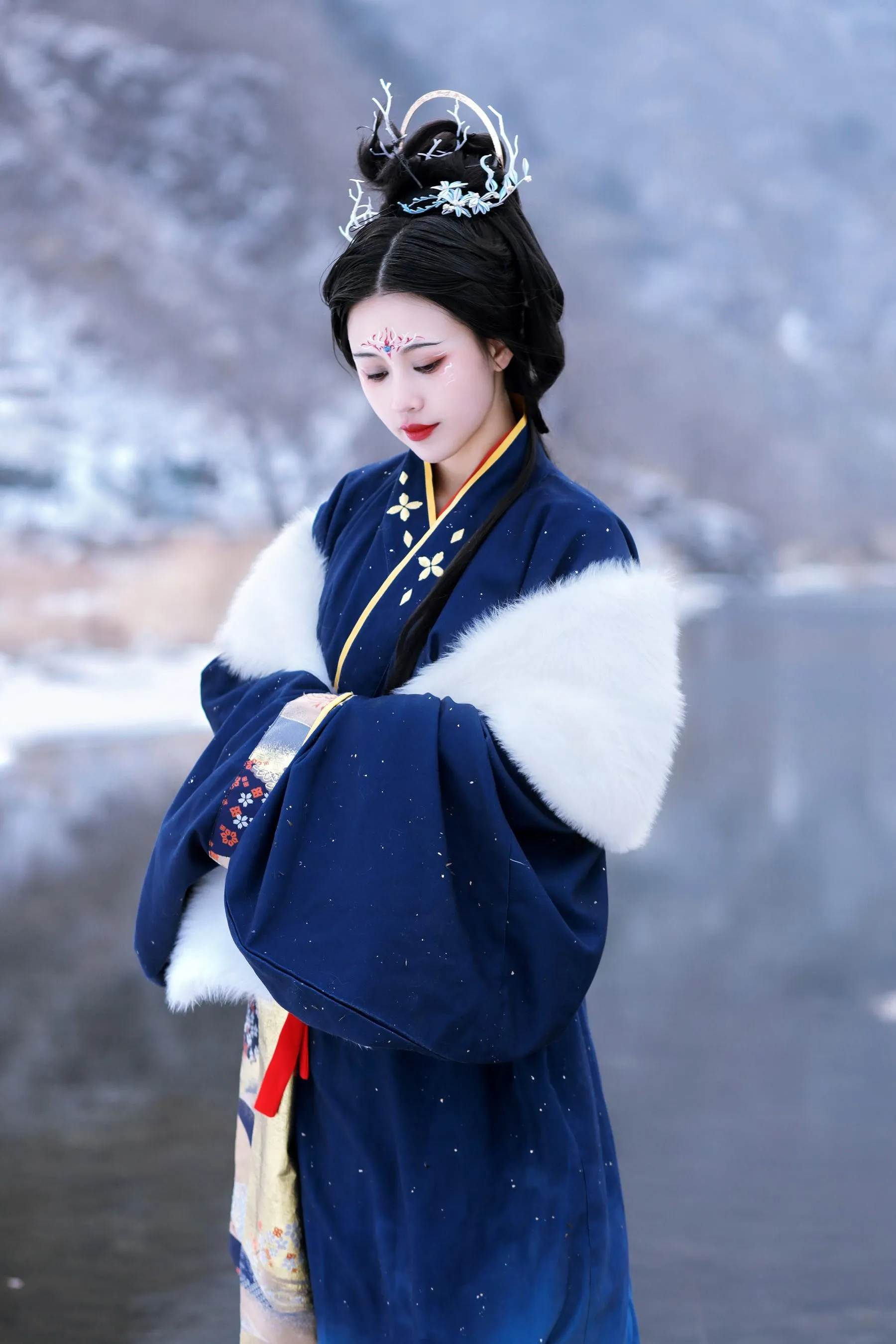[艺图语] 2022.06.05 雪山山神 青霜鹅 [22P]插图1